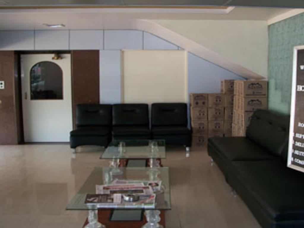 Hotel Tourist International Pune Extérieur photo