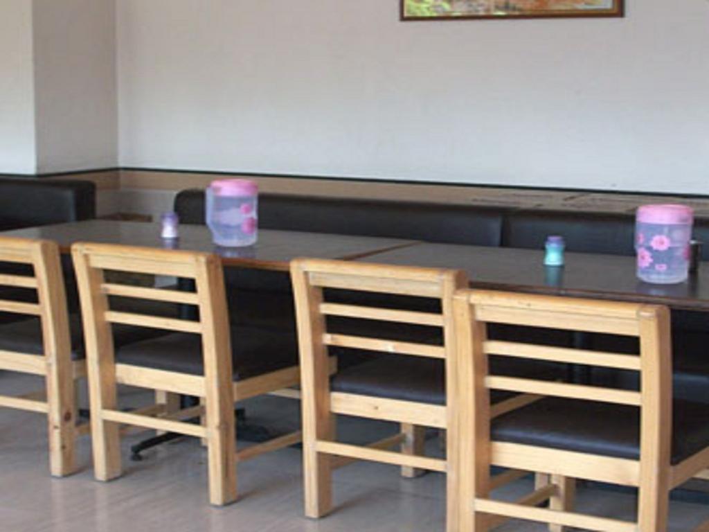 Hotel Tourist International Pune Extérieur photo